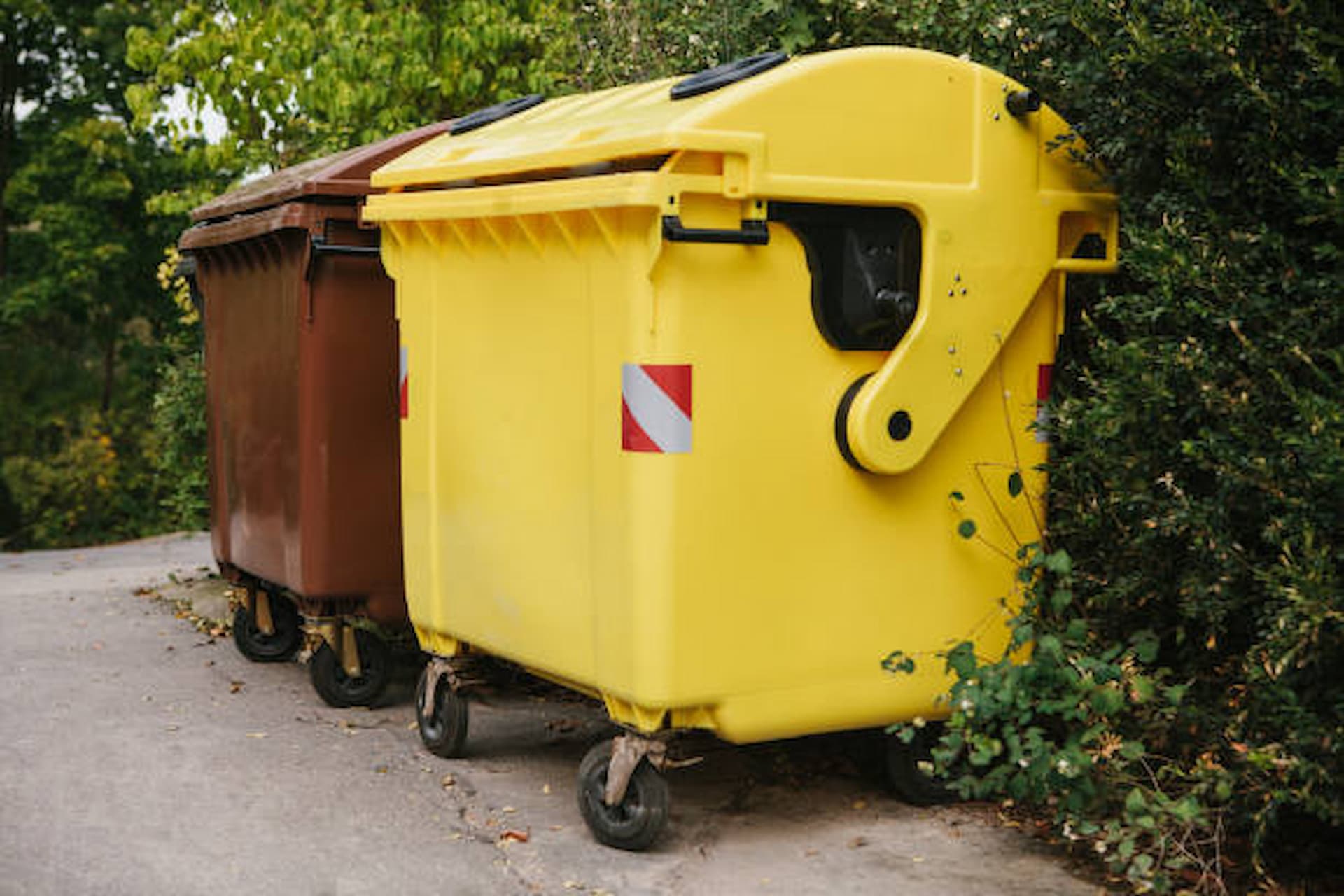 the-top-5-benefits-of-using-skip-bin-hire-for-waste-management